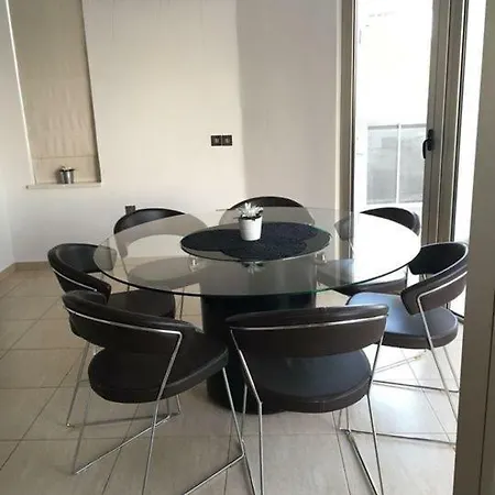3b Pool Penthouse Private Hot Tub Center شقة لارنكا