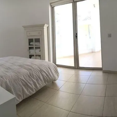 3b Pool Penthouse Private Hot Tub Center شقة لارنكا